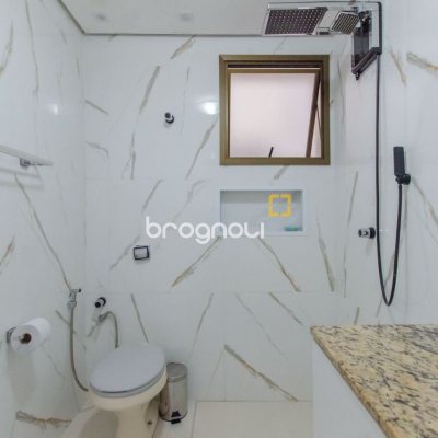 Apartamento com 83m², 2 quartos (sendo 1 suíte), 1 garagem, no bairro Ponta das Canas em Florianópolis