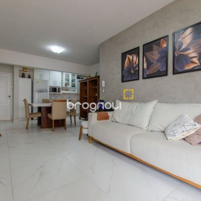 Apartamento com 83m², 2 quartos (sendo 1 suíte), 1 garagem, no bairro Ponta das Canas em Florianópolis