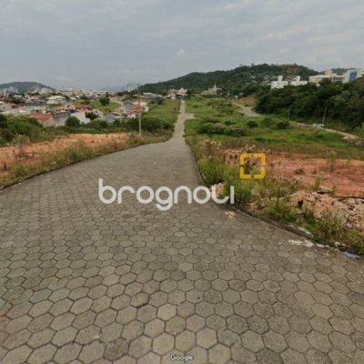Terreno com 1370m², no bairro Areias em São José