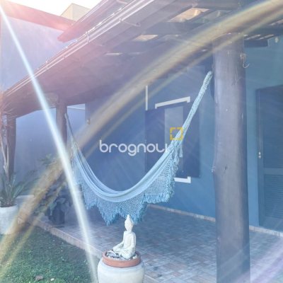 Casa com 340m², 3 quartos (sendo 1 suíte), 2 garagens, no bairro Rio Tavares em Florianópolis