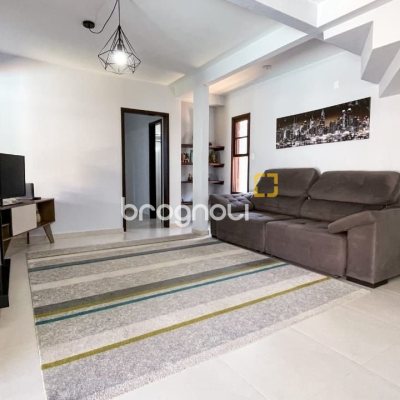Casa com 340m², 3 quartos (sendo 1 suíte), 2 garagens, no bairro Rio Tavares em Florianópolis