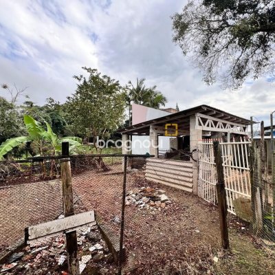 Terreno com 756m², no bairro Vargem Grande em Florianópolis