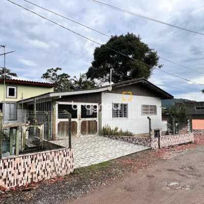 Terreno com 756m², no bairro Vargem Grande em Florianópolis