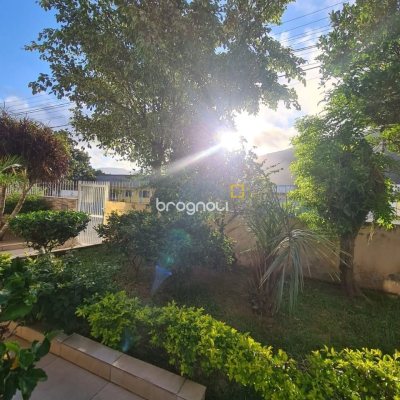 Casa com 120m², 3 quartos (sendo 1 suíte), 2 garagens, no bairro Rio Vermelho em Florianópolis