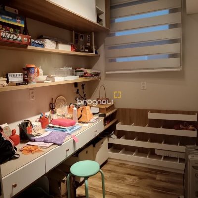 Apartamento com 178m², 4 quartos (sendo 1 suíte), 2 garagens, no bairro Agronômica em Florianópolis