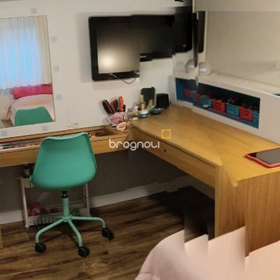 Apartamento com 178m², 4 quartos (sendo 1 suíte), 2 garagens, no bairro Agronômica em Florianópolis