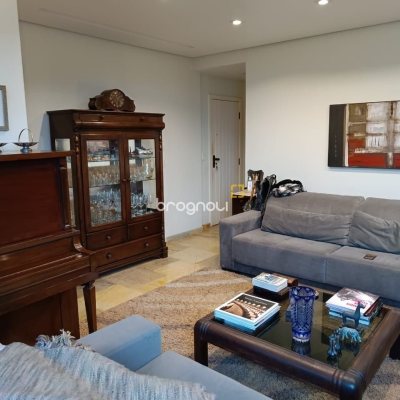 Apartamento com 178m², 4 quartos (sendo 1 suíte), 2 garagens, no bairro Agronômica em Florianópolis