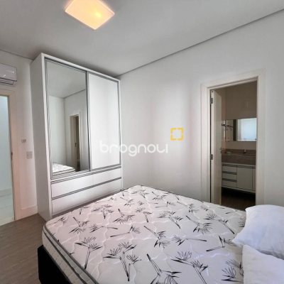 Apartamento com 144m², 4 quartos (sendo 4 suítes), 3 garagens, no bairro Jurerê Internacional em Florianópolis