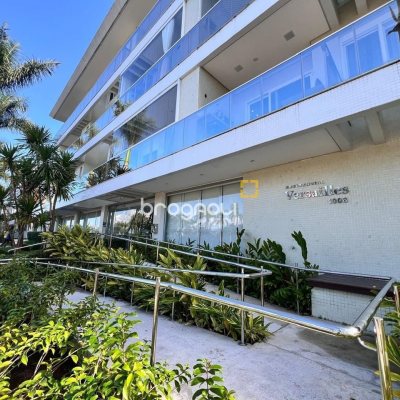 Apartamento com 144m², 4 quartos (sendo 4 suítes), 3 garagens, no bairro Jurerê Internacional em Florianópolis