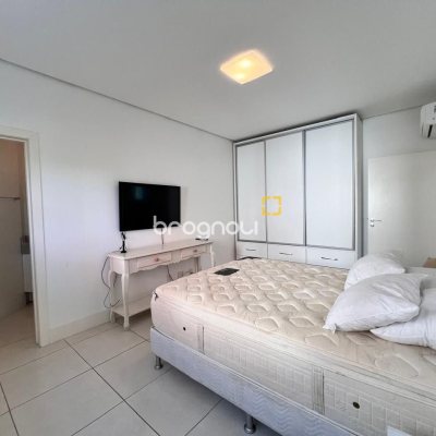 Apartamento com 144m², 4 quartos (sendo 4 suítes), 3 garagens, no bairro Jurerê Internacional em Florianópolis