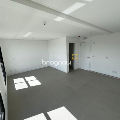 Studio com 32m², 1 quarto, 1 garagem, no bairro Ribeirão da Ilha em Florianópolis