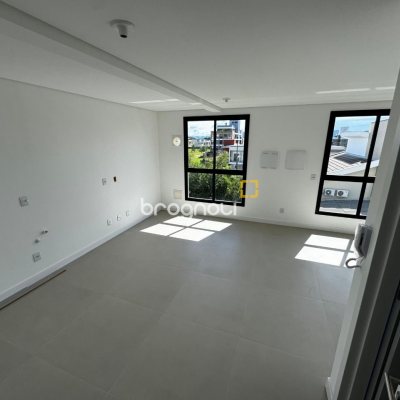 Studio com 32m², 1 quarto, 1 garagem, no bairro Ribeirão da Ilha em Florianópolis