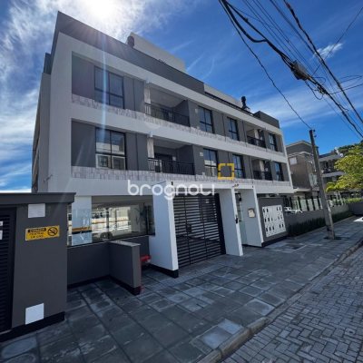 Studio com 32m², 1 quarto, 1 garagem, no bairro Ribeirão da Ilha em Florianópolis