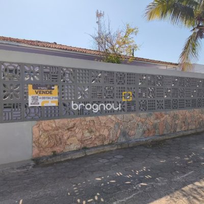 Casa com 190m², 4 quartos (sendo 1 suíte), 4 garagens, no bairro Campeche em Florianópolis
