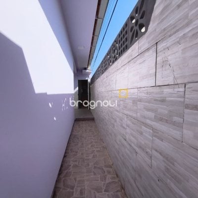 Casa com 190m², 4 quartos (sendo 1 suíte), 4 garagens, no bairro Campeche em Florianópolis