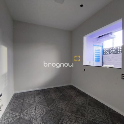 Casa com 190m², 4 quartos (sendo 1 suíte), 4 garagens, no bairro Campeche em Florianópolis