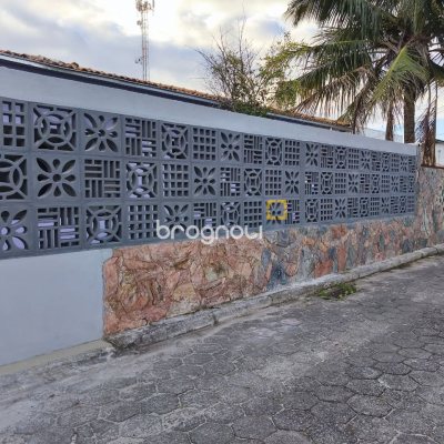 Casa com 190m², 4 quartos (sendo 1 suíte), 4 garagens, no bairro Campeche em Florianópolis