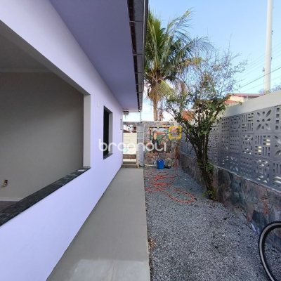 Casa com 190m², 4 quartos (sendo 1 suíte), 4 garagens, no bairro Campeche em Florianópolis