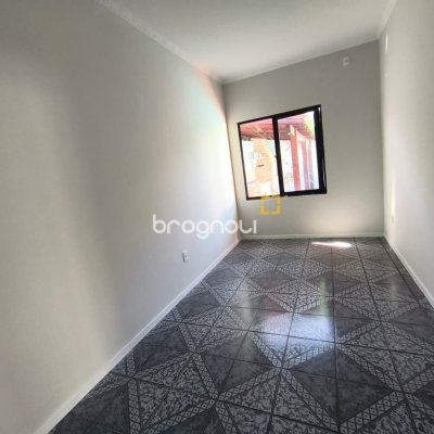 Casa com 190m², 4 quartos (sendo 1 suíte), 4 garagens, no bairro Campeche em Florianópolis