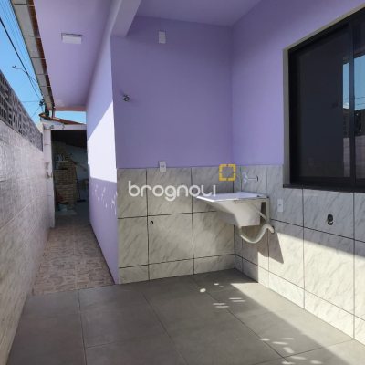 Casa com 190m², 4 quartos (sendo 1 suíte), 4 garagens, no bairro Campeche em Florianópolis