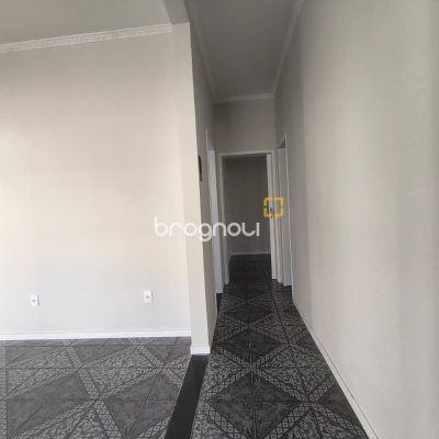 Casa com 190m², 4 quartos (sendo 1 suíte), 4 garagens, no bairro Campeche em Florianópolis