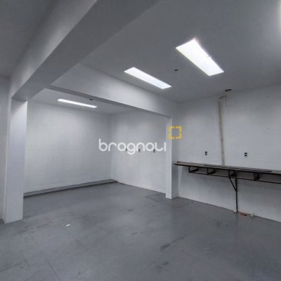 Casa com 190m², 4 quartos (sendo 1 suíte), 4 garagens, no bairro Campeche em Florianópolis