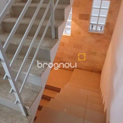 Casa com 214m², 3 quartos (sendo 1 suíte), 4 garagens, no bairro Jardim Atlântico em Florianópolis