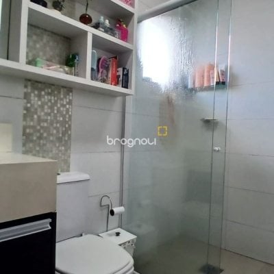 Casa com 214m², 3 quartos (sendo 1 suíte), 4 garagens, no bairro Jardim Atlântico em Florianópolis