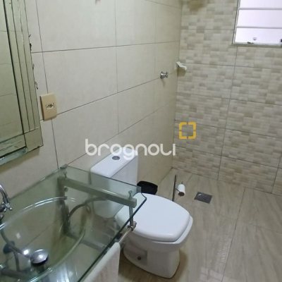Casa com 214m², 3 quartos (sendo 1 suíte), 4 garagens, no bairro Jardim Atlântico em Florianópolis