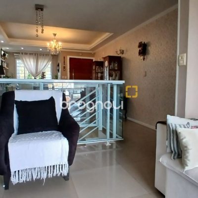 Casa com 214m², 3 quartos (sendo 1 suíte), 4 garagens, no bairro Jardim Atlântico em Florianópolis