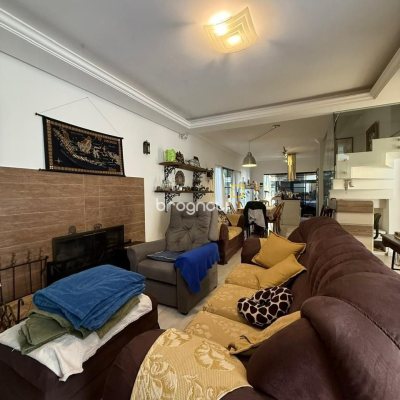 Casa com 291m², 5 quartos (sendo 4 suítes), 2 garagens, no bairro Cachoeira do Bom Jesus em Florianópolis