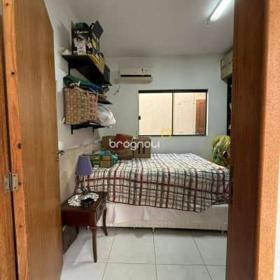 Casa com 291m², 5 quartos (sendo 4 suítes), 2 garagens, no bairro Cachoeira do Bom Jesus em Florianópolis
