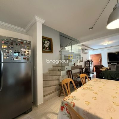 Casa com 291m², 5 quartos (sendo 4 suítes), 2 garagens, no bairro Cachoeira do Bom Jesus em Florianópolis