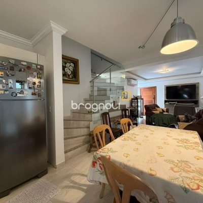Casa com 291m², 5 quartos (sendo 4 suítes), 2 garagens, no bairro Cachoeira do Bom Jesus em Florianópolis