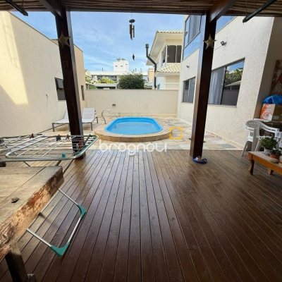 Casa com 291m², 5 quartos (sendo 4 suítes), 2 garagens, no bairro Cachoeira do Bom Jesus em Florianópolis