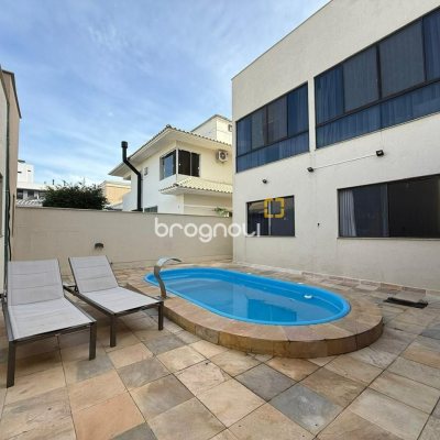 Casa com 291m², 5 quartos (sendo 4 suítes), 2 garagens, no bairro Cachoeira do Bom Jesus em Florianópolis