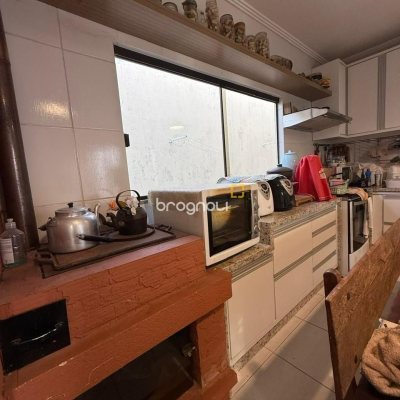 Casa com 291m², 5 quartos (sendo 4 suítes), 2 garagens, no bairro Cachoeira do Bom Jesus em Florianópolis