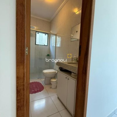 Casa com 291m², 5 quartos (sendo 4 suítes), 2 garagens, no bairro Cachoeira do Bom Jesus em Florianópolis