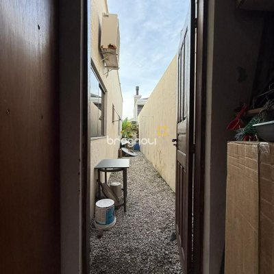 Casa com 291m², 5 quartos (sendo 4 suítes), 2 garagens, no bairro Cachoeira do Bom Jesus em Florianópolis