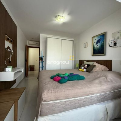 Casa com 291m², 5 quartos (sendo 4 suítes), 2 garagens, no bairro Cachoeira do Bom Jesus em Florianópolis