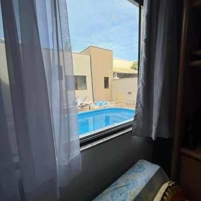 Casa com 291m², 5 quartos (sendo 4 suítes), 2 garagens, no bairro Cachoeira do Bom Jesus em Florianópolis