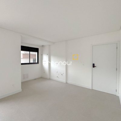 Apartamento com 80m², 2 quartos (sendo 1 suíte), 1 garagem, no bairro Centro em Florianópolis