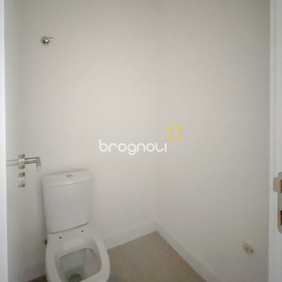 Apartamento com 80m², 2 quartos (sendo 1 suíte), 1 garagem, no bairro Centro em Florianópolis