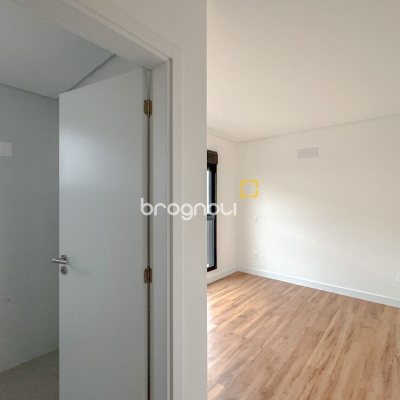Apartamento com 80m², 2 quartos (sendo 1 suíte), 1 garagem, no bairro Centro em Florianópolis