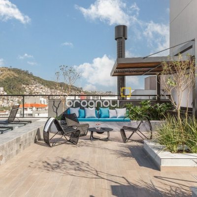 Apartamento com 80m², 2 quartos (sendo 1 suíte), 1 garagem, no bairro Centro em Florianópolis