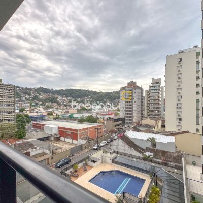 Apartamento com 80m², 2 quartos (sendo 1 suíte), 1 garagem, no bairro Centro em Florianópolis