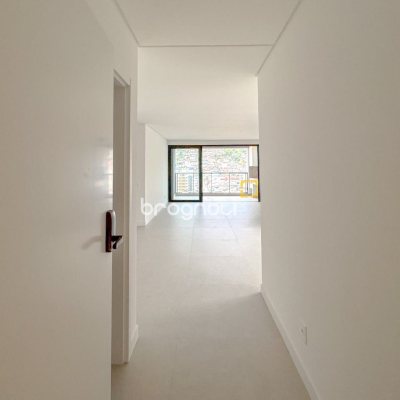Apartamento com 117m², 3 quartos (sendo 1 suíte), 2 garagens, no bairro Centro em Florianópolis