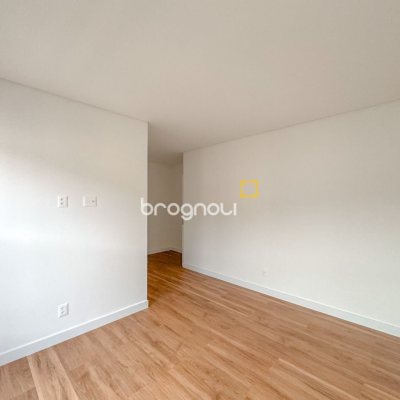 Apartamento com 117m², 3 quartos (sendo 1 suíte), 2 garagens, no bairro Centro em Florianópolis