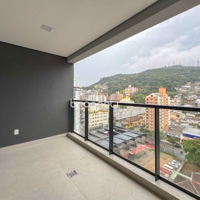 Apartamento com 117m², 3 quartos (sendo 1 suíte), 2 garagens, no bairro Centro em Florianópolis