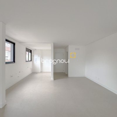 Apartamento com 117m², 3 quartos (sendo 1 suíte), 2 garagens, no bairro Centro em Florianópolis